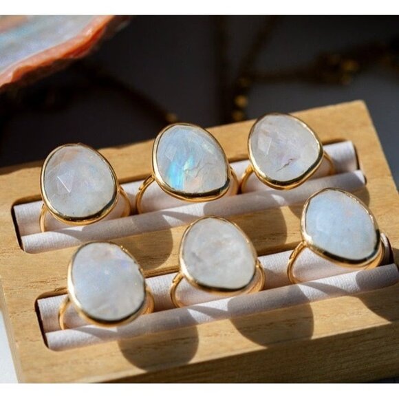 STUNNING Gemstone Statement Ring Large Rainbow Moonstone Gold Vermeil Gorgeous - Picture 3 of 11